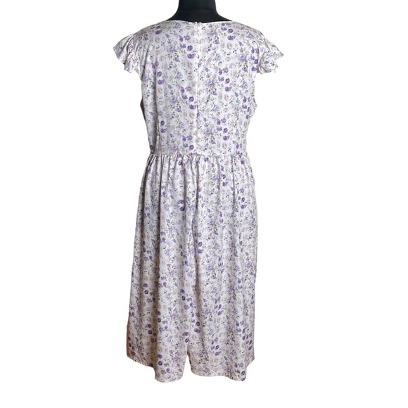 Woman's Dress-Plus size, Floral, Flutter Sleeve, Soft, Lightweight - Picture 6 of 11
